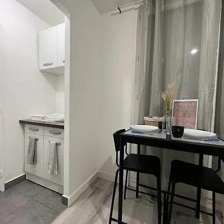 Apartment La Maradas, Studio Proche Du Rer A *